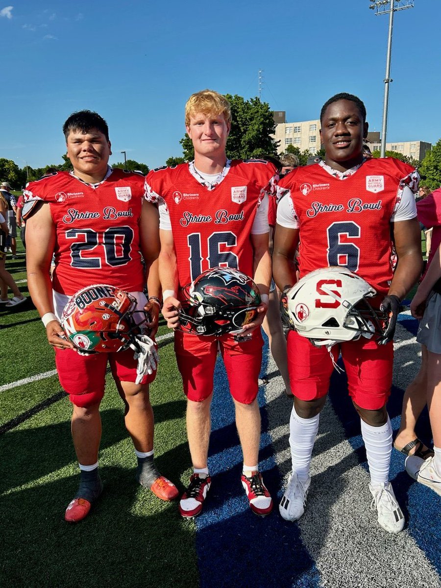Cael Peters (Mitchell), Isak Doty (Sidney), and Sebastien Boyle (Scottsbluff) representing at Shrine Bowl on Saturday! #nebpreps 

Thanks to Isak’s mom <a href="/KorrinaDoty/">Korrina Doty</a> for the photo