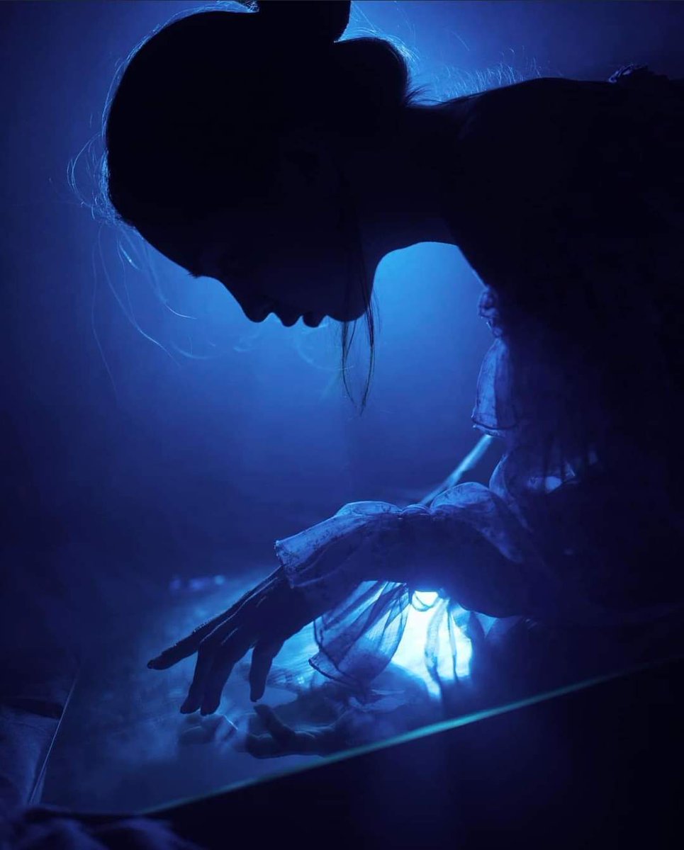 “Magic does not choose the trained. 
It trains the chosen.”

— Syler Konnor

[ Maria Raymers Photography ]