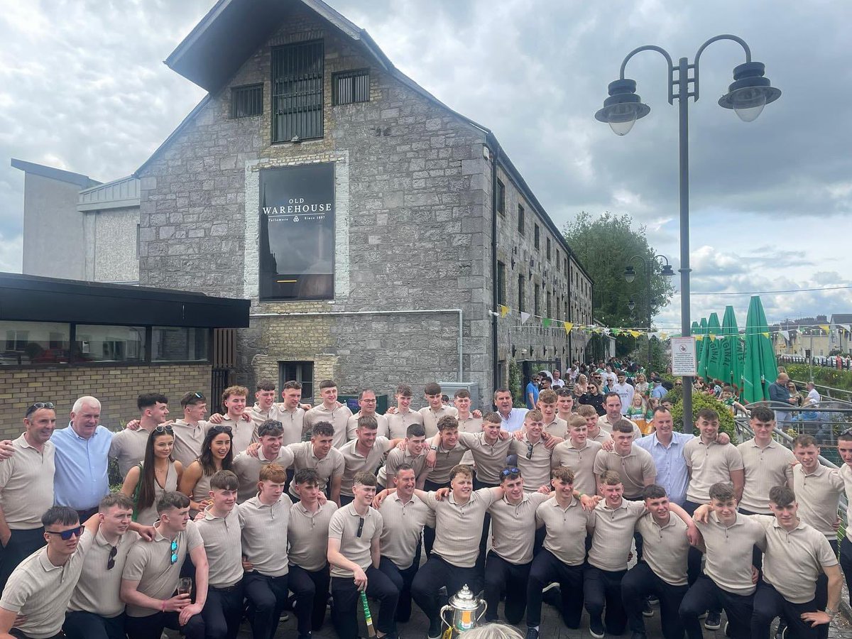 Proud of these lads yesterday and great to have them back at the Old Warehouse Tullamore to celebrate today. It’s been a few years in the making and I hope ye enjoy every minute of it @Offaly_GAA 💚🤍💛
