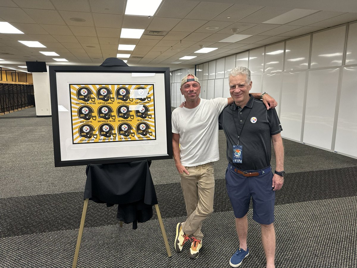kennychesney's tweet photo. Pittsburgh, we asked you to bring it and you hit us with so much heart, passion and love for the music. I’ll never forget the way that felt. Thanks so much to the Rooney family and the whole Pittsburgh @Steelers organization for having us back. #SunGoesDownTour https://t.co/F4XRjYSawX