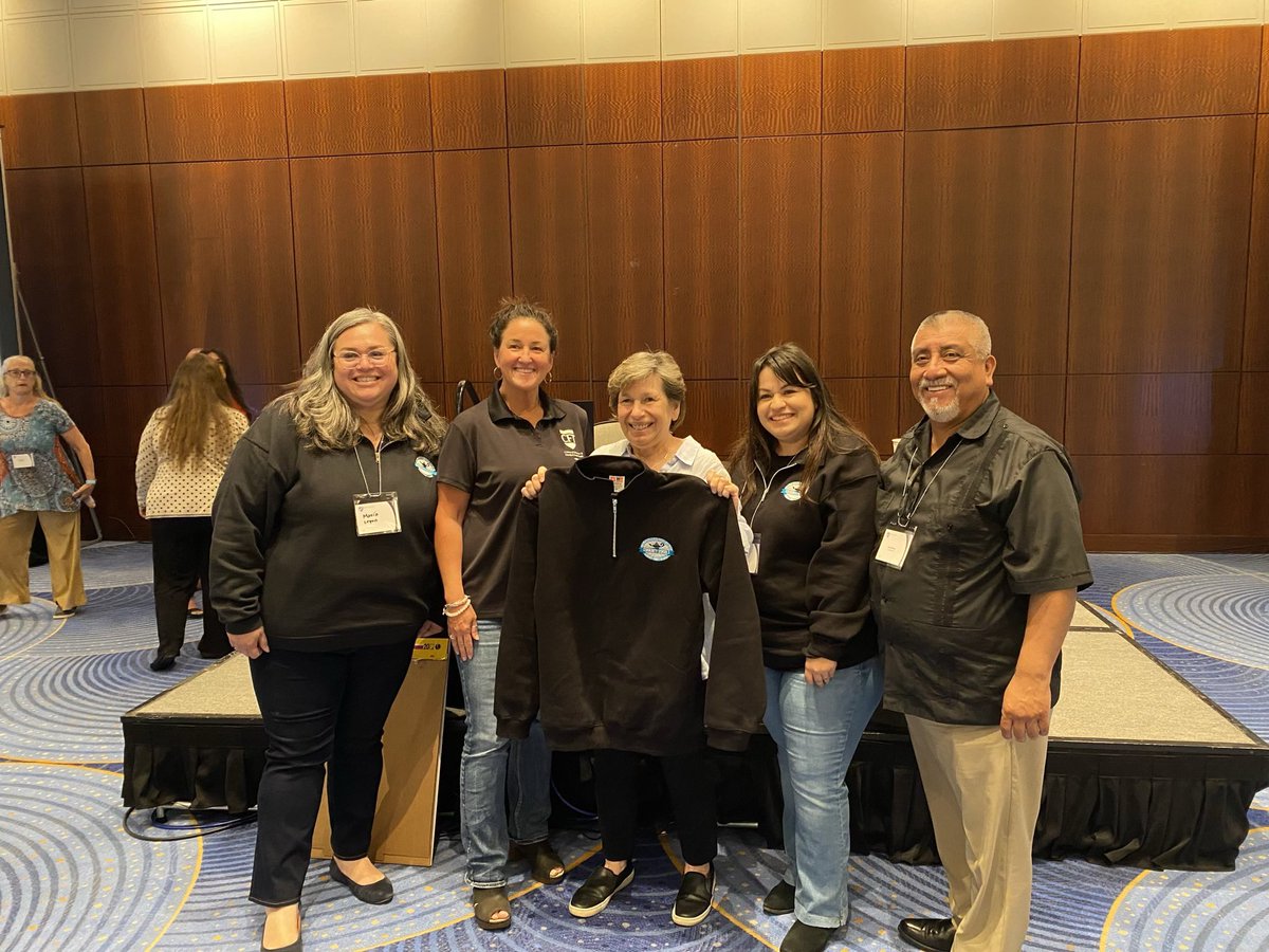 rweingarten's tweet photo. Community Schools are #RealSolutions for kids and communities! It was wonderful talking to @aftunion members and leaders and their district and community partners at our Community Schools Intensive this week. https://t.co/XJnbu9H0GS