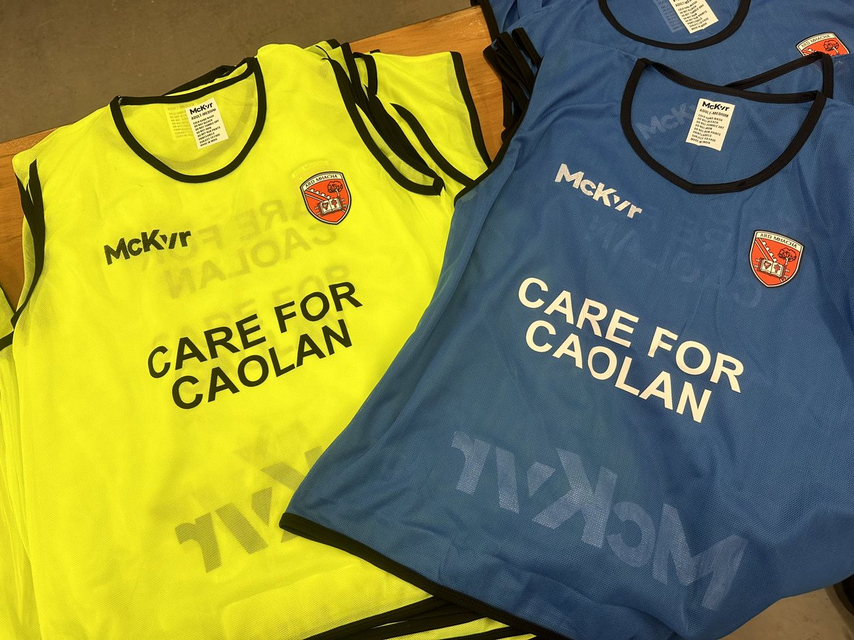 Armagh_GAA's tweet photo. Bibs for today’s warm up in support for #CareForCaolan

Donations here ➡️
https://t.co/xE4KfT5Gad 

GRMA🟠⚪️ https://t.co/eepxQLWj5c