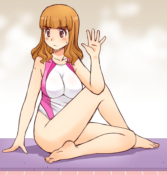 ホットヨガと称して風呂場で半分の魚の王のポーズをするやだもーさん。 