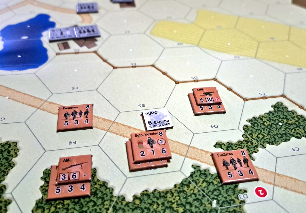 SanchoMateos's tweet image. Hoy casi saltan las costuras del #CombatCommanderEurope ..cuatro primeros turnos sin ninguna carta de movimiento...ver como los Alemanes se van colocando plácidamente en los objetivos, sin poder hacer nada es muy frustante..en el Vassal no me pasa 🤣🤣🤣🤣 @DevirIberia @gmtgames