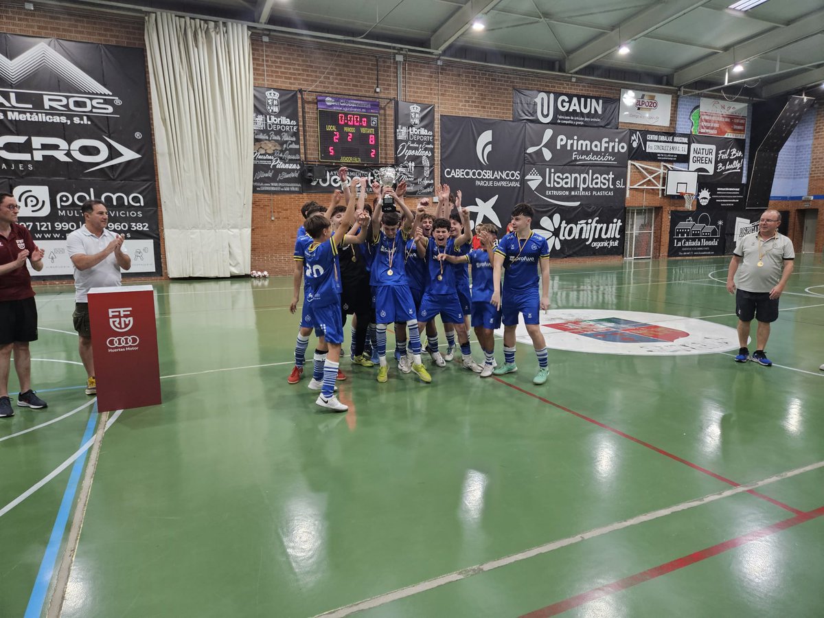 ffrm_es's tweet photo. 🏆 #CopaInfantilFFRM | 🥳 ¡@PR7MurciaFS, CAMPEÓN de la Copa Infantil masculina de fútbol sala de la FFRM 👏! ¡Felicidades!

✅ El PR7 ha vencido al @FutsalLibrilla
en la final del torneo.

🔝 ¡Alto nivel en esta copa de futsal! https://t.co/c0NHcugEDZ