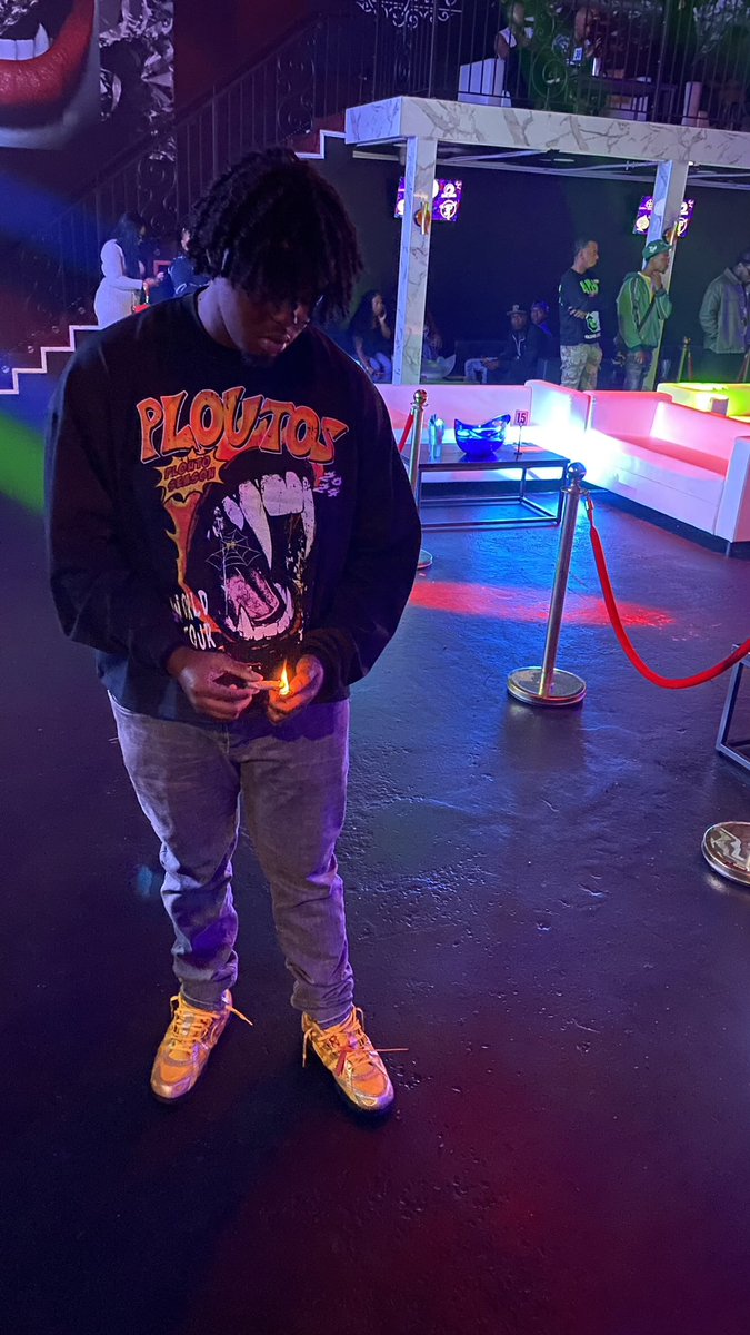 ypcqueski55's tweet photo. Know ima the ticket 🎟️Who gon come and tell her? https://t.co/TSnpf7FSjW
