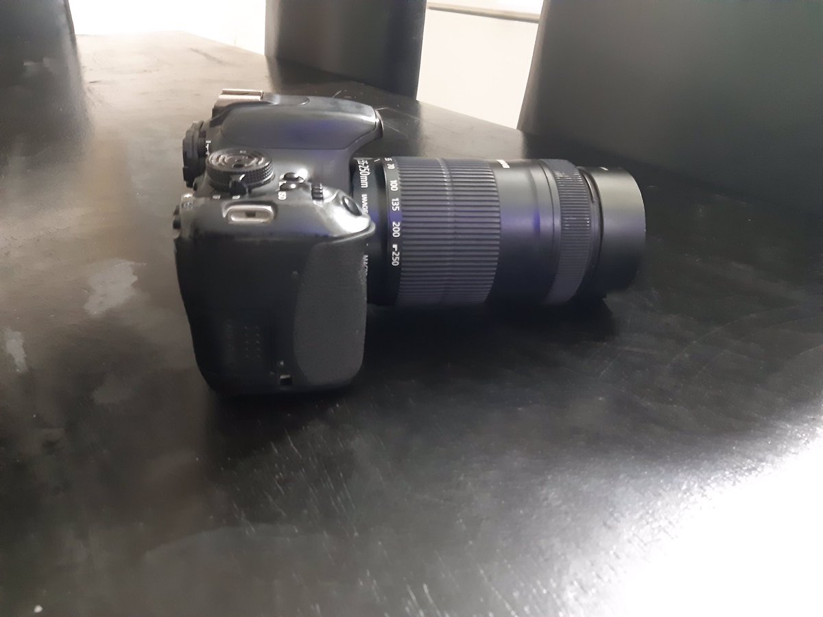Baby_Director_'s tweet photo. Canon T3i Camera with 55 to 250mm lens 
Going for cool price ✅✅  Dm this number 0205625921 on WhatsApp let’s make a deal 🤝 https://t.co/zqbyejxytu