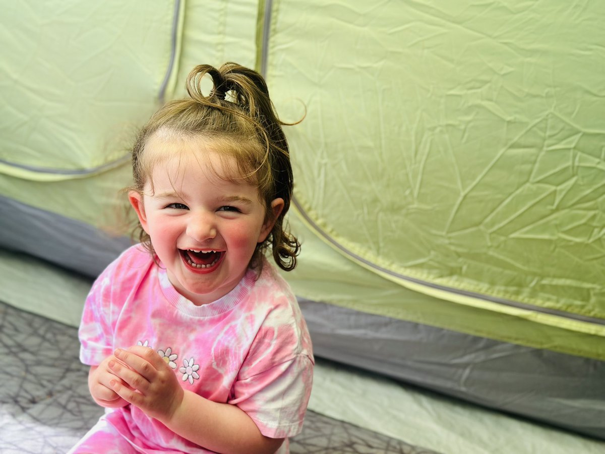 Chloe Howells tweet media