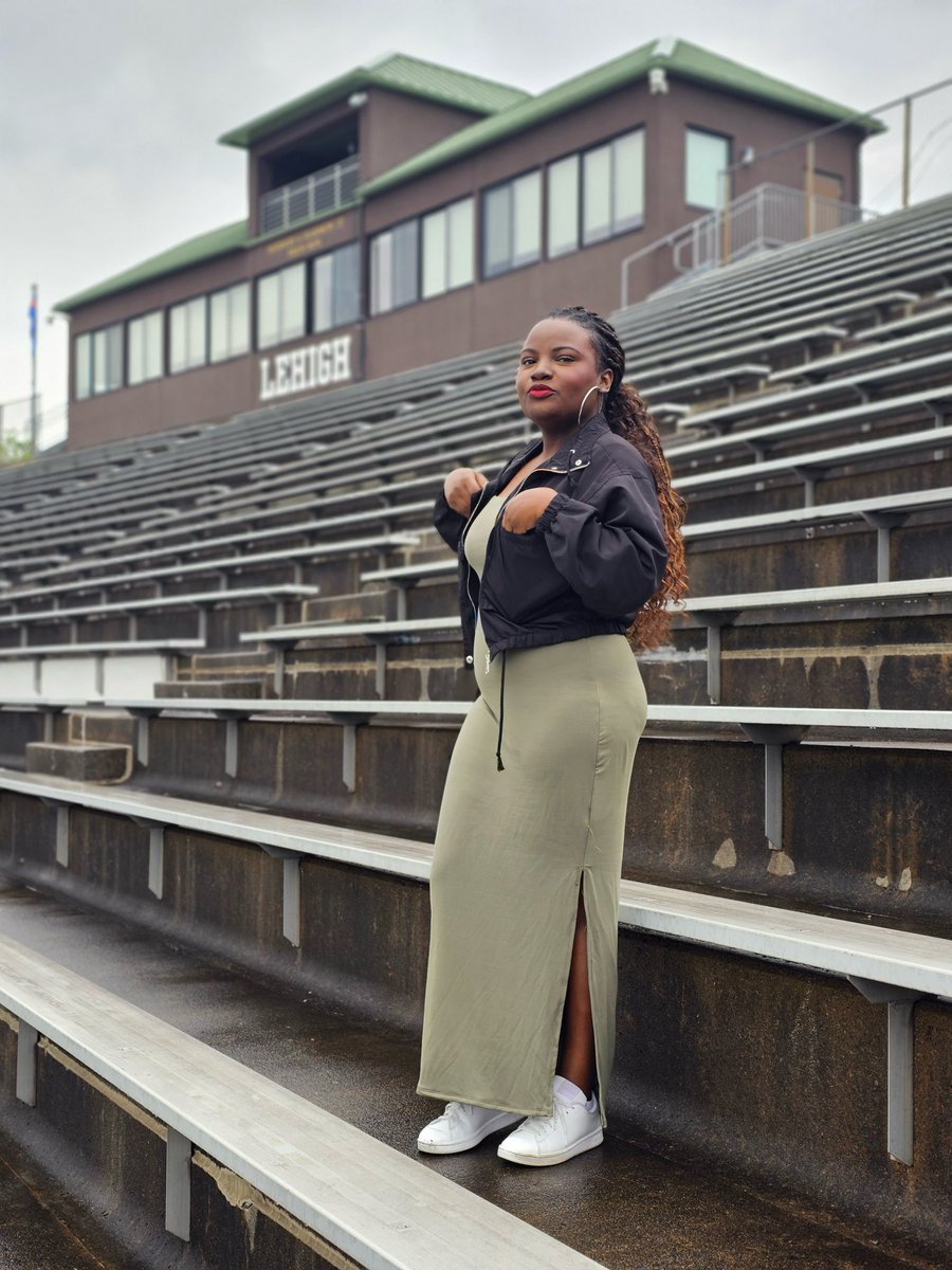 TemiOni7's tweet photo. #BigNews I’m transferring from Lehigh University to @UIC_CollegeofEd this fall!! 

I am so grateful for all the amazing people I met, and the wonderful memories I made at Lehigh. 
Now looking forward to my new adventures in Chicago. 🎉🎉 https://t.co/LASsgShAP7