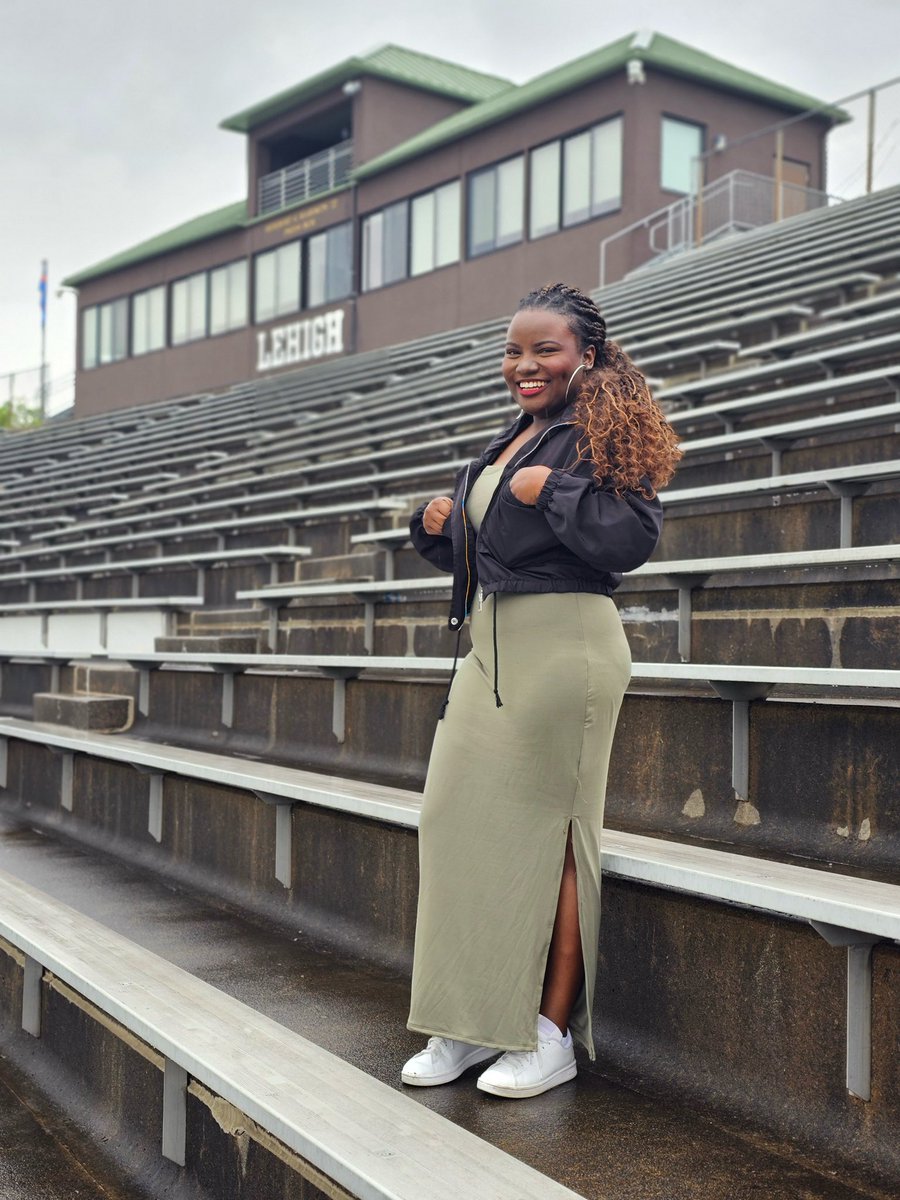 TemiOni7's tweet photo. #BigNews I’m transferring from Lehigh University to @UIC_CollegeofEd this fall!! 

I am so grateful for all the amazing people I met, and the wonderful memories I made at Lehigh. 
Now looking forward to my new adventures in Chicago. 🎉🎉 https://t.co/LASsgShAP7