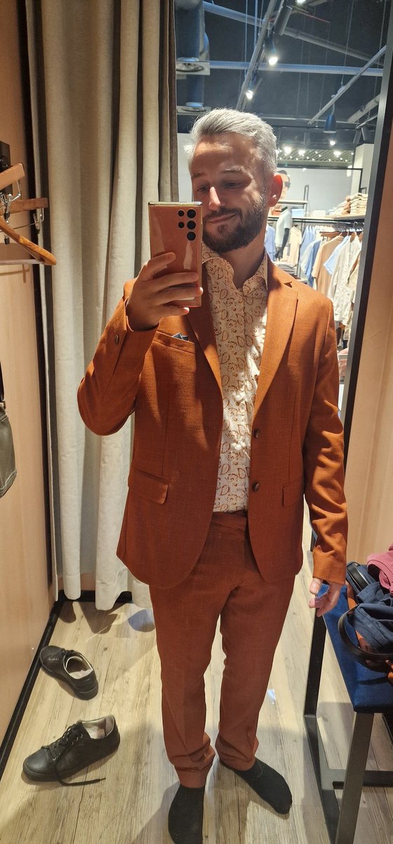 Je me suis trouvé une tenue pour le mariage d'une amie #LGBTQIAHappyPrideMonth24
