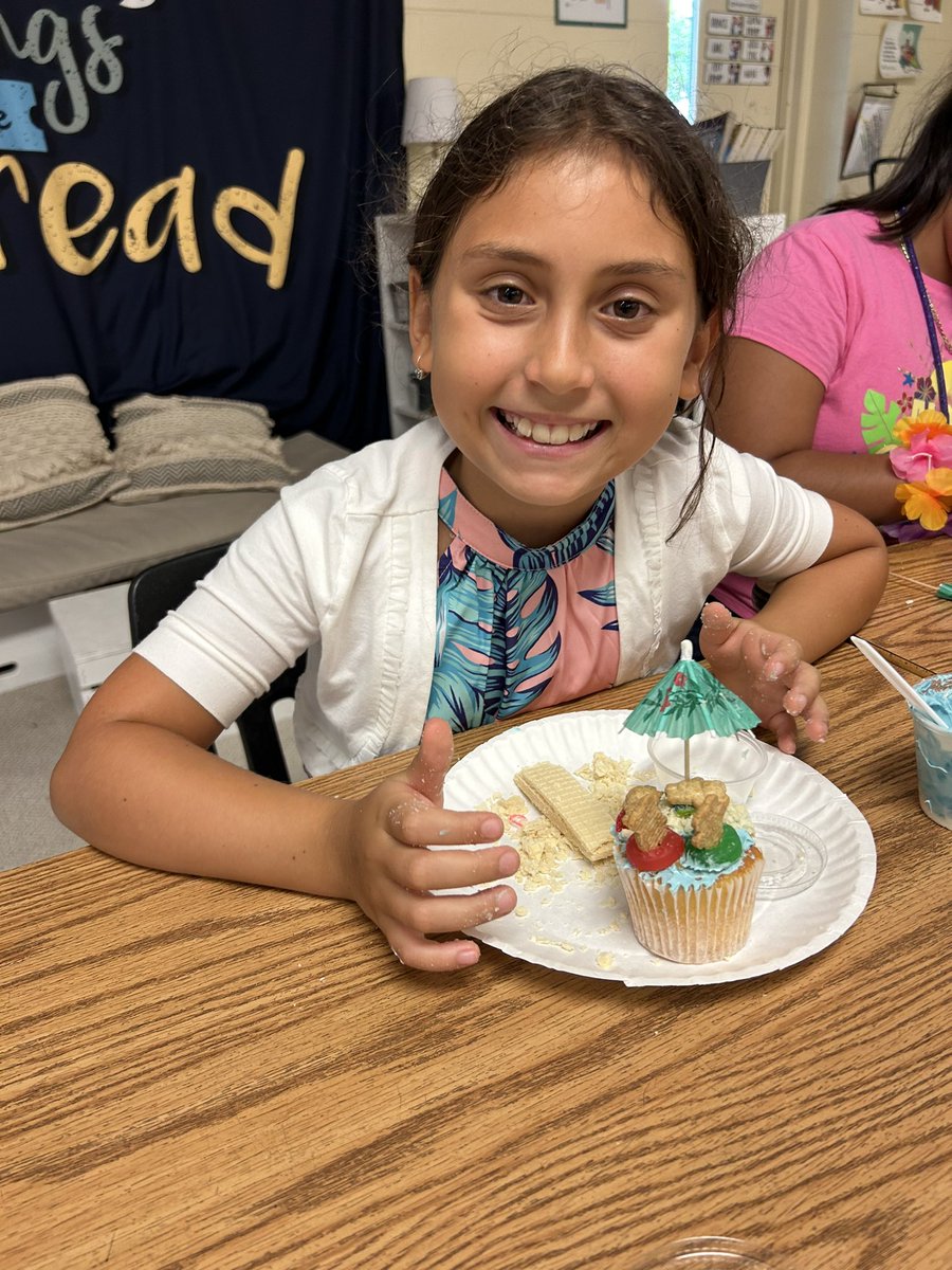 Ms. Hallman tweet media