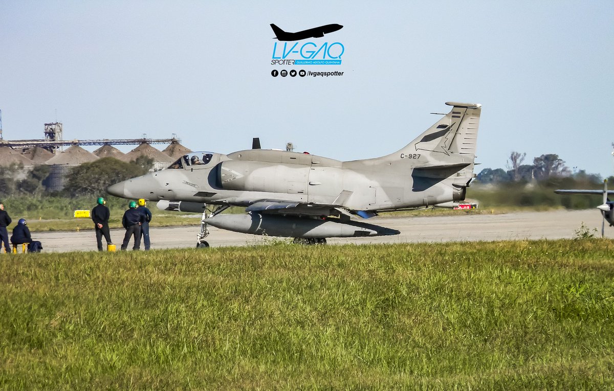 LVGAQSPOTTER's tweet photo. Registration: C-927

Propietary: Fuerza Aérea Argentina @FuerzaAerea_Arg

Aircraft: Douglas Aircraft Company

Model: A-4 Skyhawk

Spott date: 27/05/2024

Place from spotting: Aeropuerto Internacional Benjamín Matienzo @AeropuertosAR

Province: Tucumán https://t.co/P32tXvGDPf