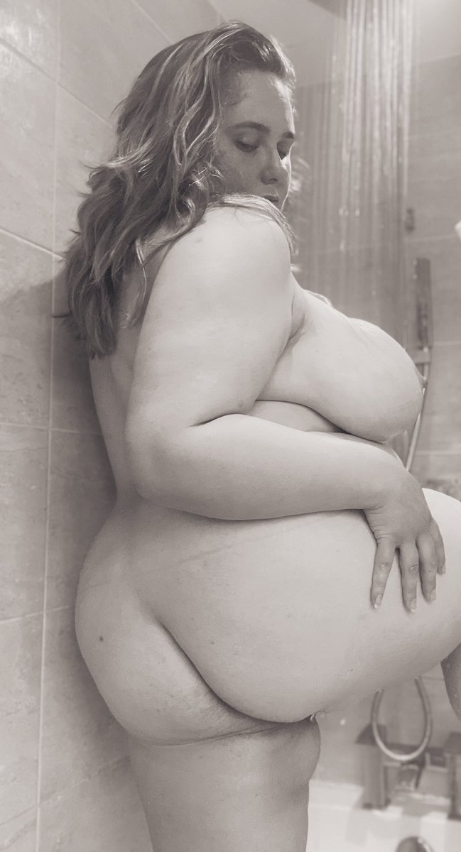 MissSienna2's tweet photo. 💦🤤 cum join me you filthy fuckers 💦🤤 https://t.co/vv6PWhvZDq