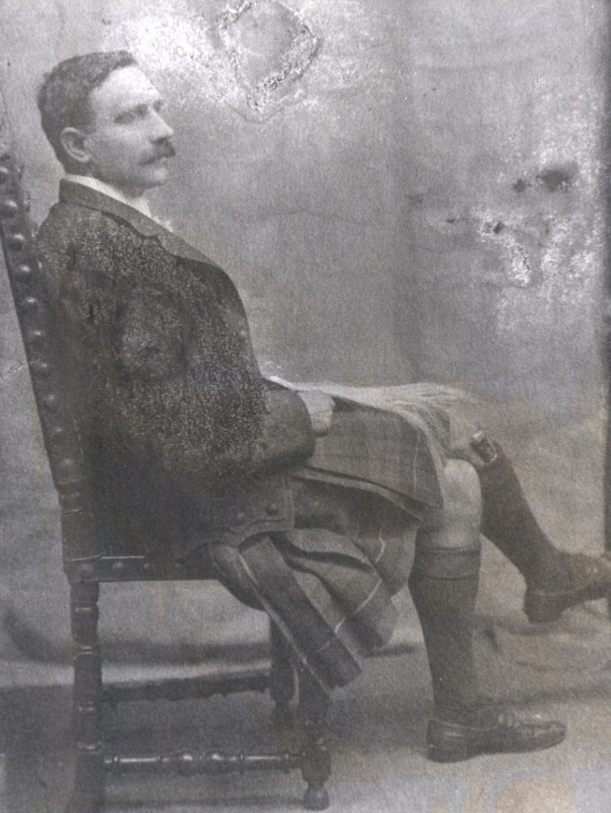 In 2021 this album of sketches and watercolours by 'The Poolewe Artist' Finlay MacKinnon was kindly donated to the Gairloch Museum!

Many were created while he was serving on the front line in France in 1915. 

Find out more about MacKinnon here: app.smartify.org/en-GB/objects/…