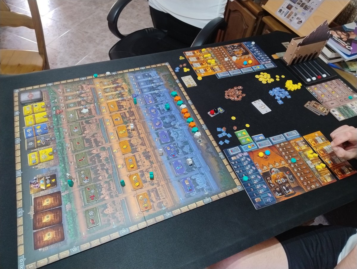 JuegoaFuego's tweet photo. Qué buena sesión a 2. Estrenamos Golem, y nos ha encantado. Los combos, el desarrollo del tablero, y a mí personalmente el juego de mover los golems y ponerlos a currar para obtener acciones más potentes. No entendemos la leña que se le ha dado a este juego. https://t.co/mFOXJc6Gcz