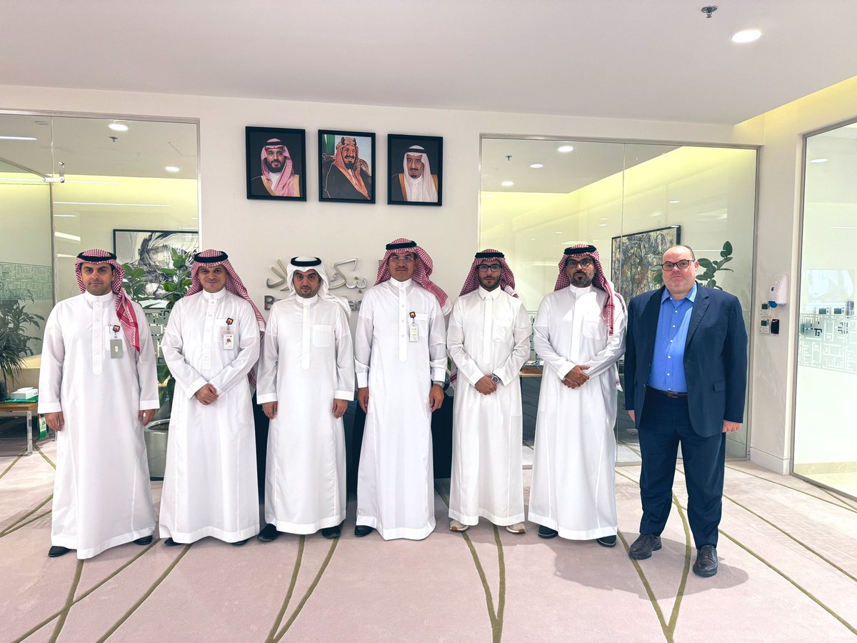 InoChemSA's tweet photo. جانب من زيارة الرئيس التنفيذي م. تركي الشهري والفريق المرافق له لبنك البلاد وكان في إستقبالهم سعادة الرئيس التنفيذي لبنك البلاد    أ. عبدالعزيز العنيزان و بعض قيادات البنك تم خلال الزيارة  بحث سبل التعاون المشترك في المجال المصرفي بما يسهم في تطوير الخدمات المقدمة للقطاع الخاص . https://t.co/INpFFkh9Zb