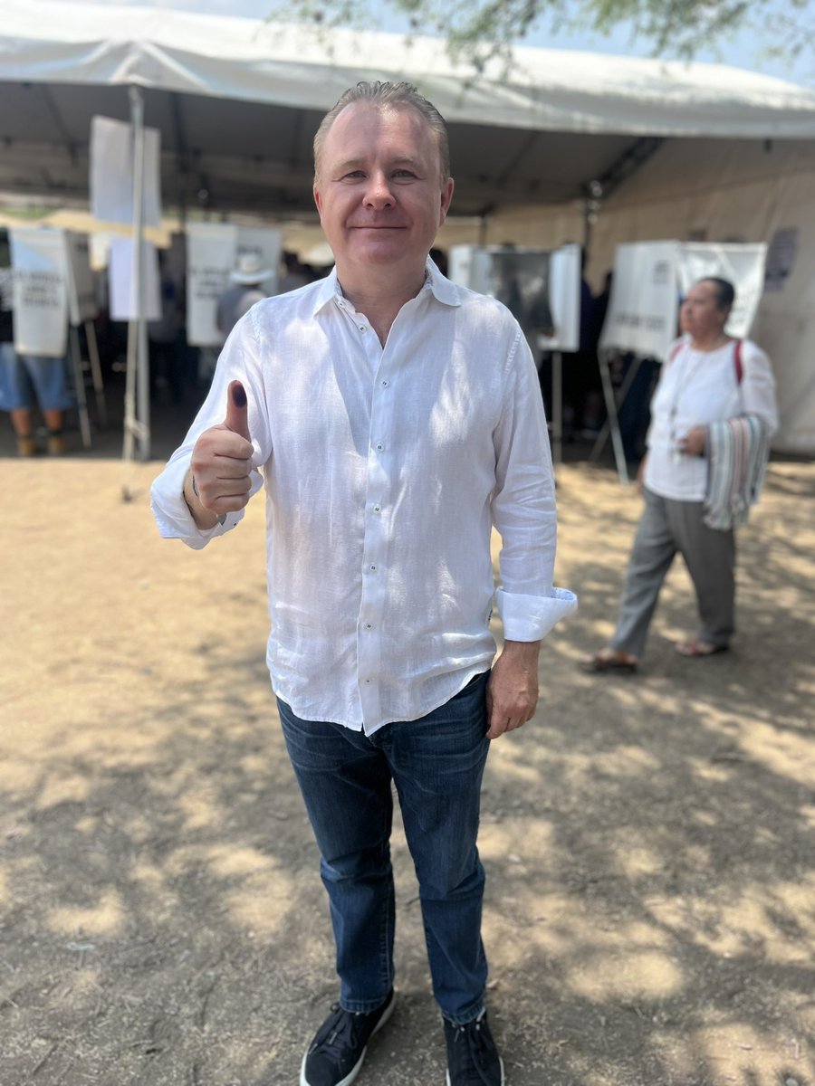 Amigas y amigos, salgan a votar, ¡este es su momento! Llévense a la familia, vecinos y amigos.

Seamos parte de esta jornada electoral. ¡Voten en libertad y con todo el corazón por México!