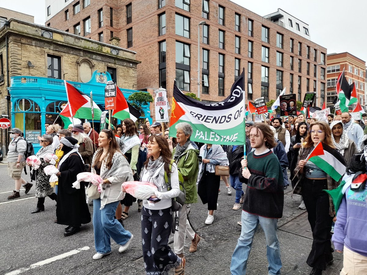 jeremykopite's tweet photo. Liverpool Sunday march for the Palestinians and for ceasefire and an end to genocide in Gaza @PSCupdates @GMF_Palestine @QudsNen @AJEnglish @intifada @BDSmovement @LivEchonews @bbcmerseyside @liverpoolpost @LIndependents @KimJohnsonMP https://t.co/0yTnTWTmO1