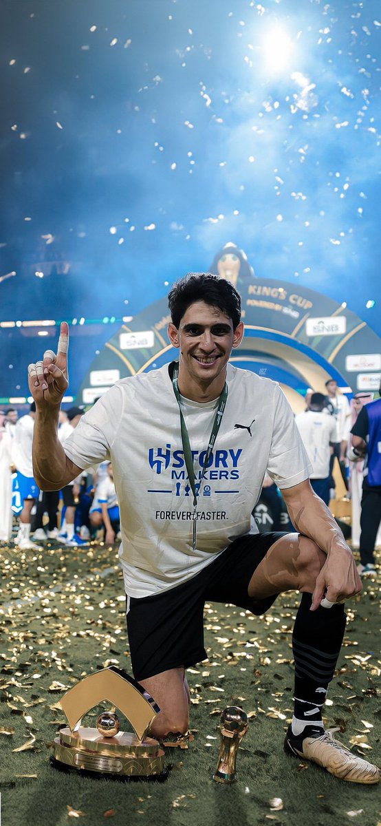 دعوة للمشاركة يا زعماء :
ضع في المنش أجمل صورة في جوالك
من النهائي الذي انتصر فيه الهلال بـ 9 لاعبين  ..
#الهلال_الاتحاد
