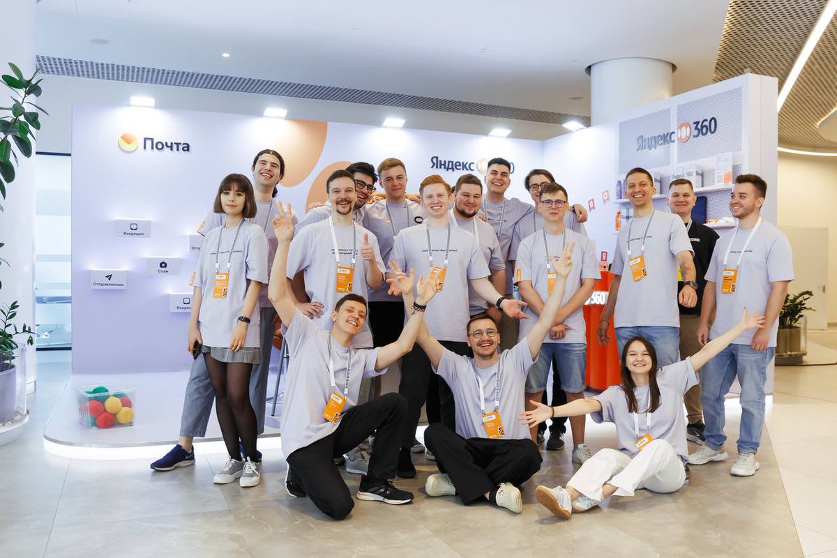 Joel_Colbeck's tweet photo. Прошли два дня уже четвертой моей конференции. Я попал в комьюнити год назад слушателем, а теперь довелось выступить с интересной темой :)

Моя команда немало мне помогала с подготовкой доклада и к конференции в целом. Люблю их https://t.co/RTEXDwoNZF