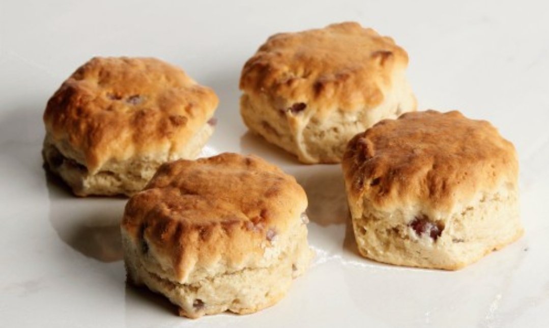 vickigaunt's tweet photo. @sainsburys #shorehead #Huddersfield.  First you took away the orange top milk I liked. Then the apple sponges. Now I discover cherry scones are no more. Why you ruining my life??? 😭 #Firstworldproblems. https://t.co/soASuLhJYH