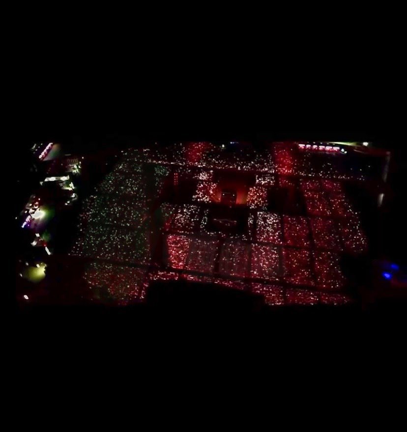 LTpromoMX's tweet photo. 📷| The Mexican flag during Walls... 🤯

Ustedes dejaron imágenes para los futuros libros si me permiten decir 😮‍💨🇲🇽 #FITFWTMexicoCity https://t.co/rlrLhOR8rr