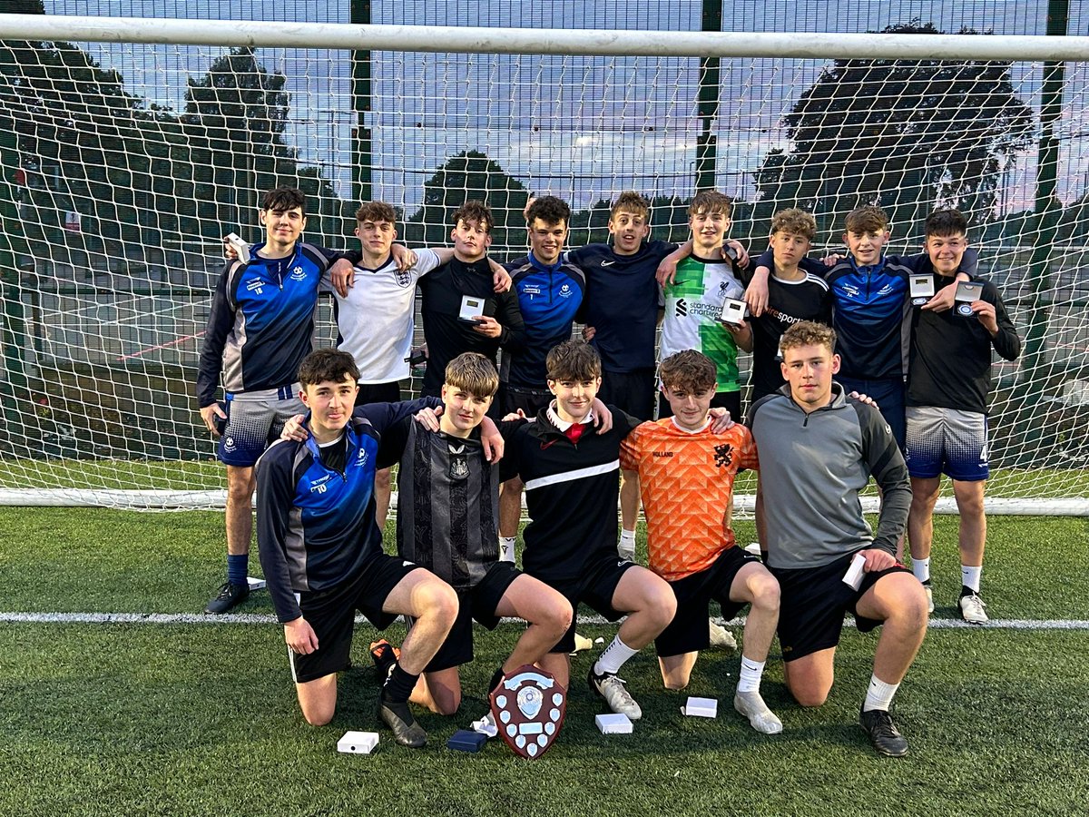 During the week some of the lads had a break from revision &amp; had a relaxed end of season session

It was also chance to present them with their <a href="/hdyfleague/">HDYFL</a> Myton u16 winners medals &amp; shield 🏆🥇

Approach your forthcoming exams like you have the ⚽ season &amp; you will do well👏👏💪