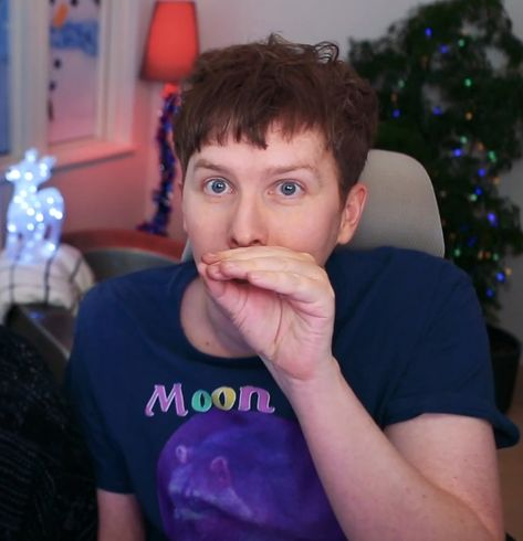 dnphriends's tweet photo. its crazy how phil didnt want to have his natural brown hair when he looked LIKE THIS https://t.co/SBCV6k4iV2