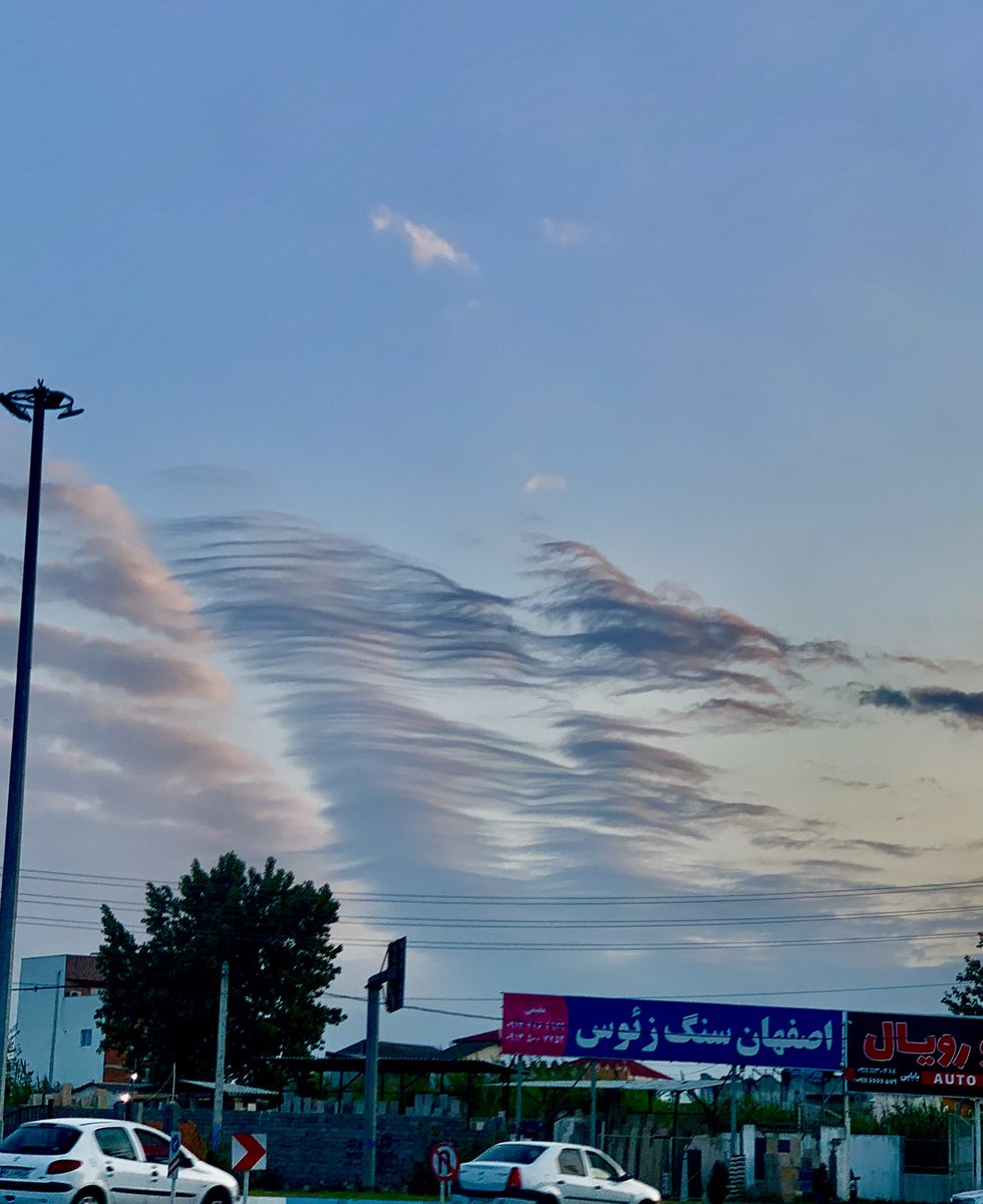 S92Sl's tweet photo. ابرهای زیبا و عجیب امروز در مازندران،بابلسر😍💙 https://t.co/epxFAKELFt