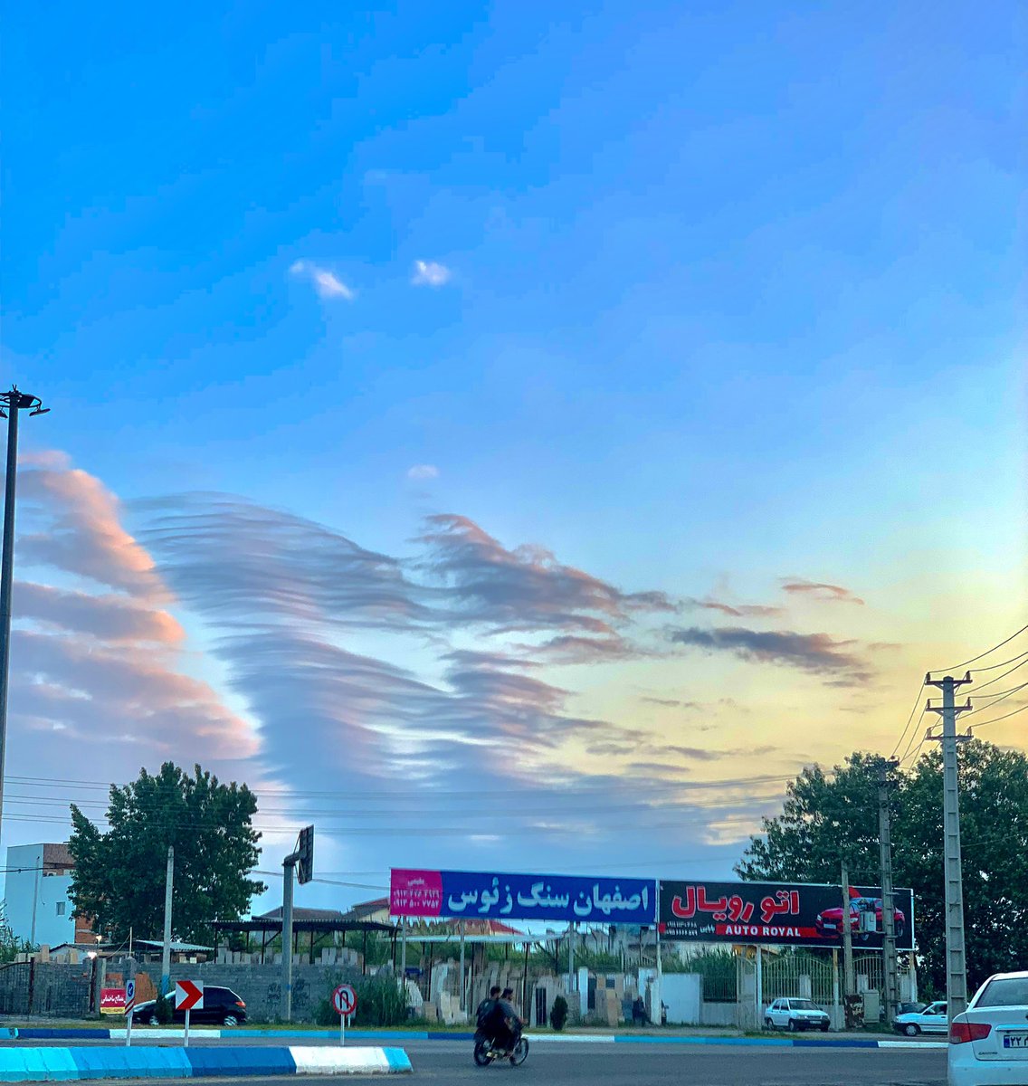 S92Sl's tweet photo. ابرهای زیبا و عجیب امروز در مازندران،بابلسر😍💙 https://t.co/epxFAKELFt