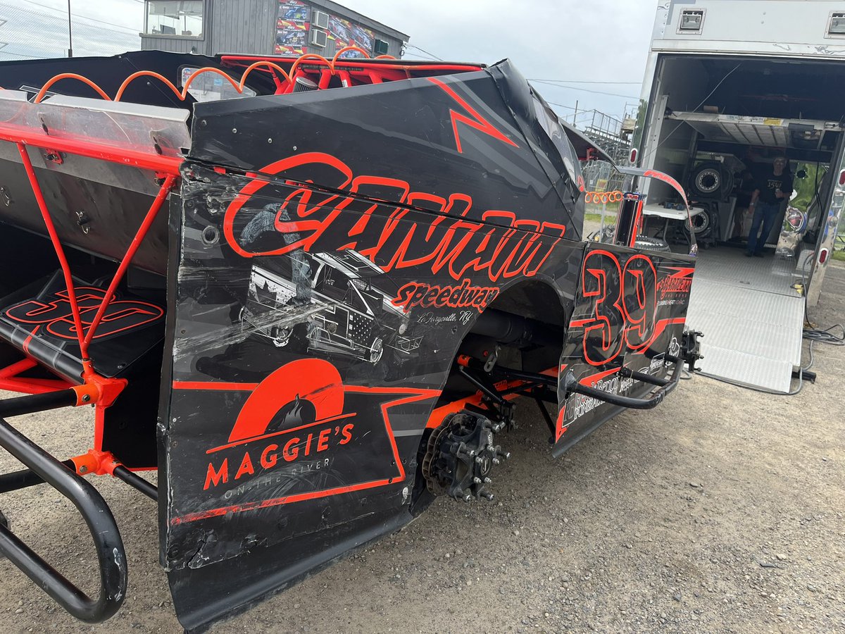 DIRTcarNE's tweet photo. .@CanSpeedway regular @ryanbartlett93 is here at @GlenRidgeMP in his No. 39!

He’s aiming to better his 15th place finish from a year ago in the Mohawk Valley Showdown. https://t.co/O3b8W24vPs