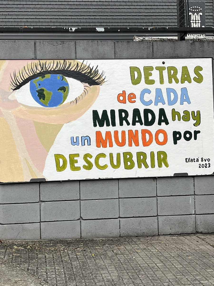 Por la calle, a 2 cuadras de casa y nunca me había detenido a verlo. Que lindo y que cierto! ❤️