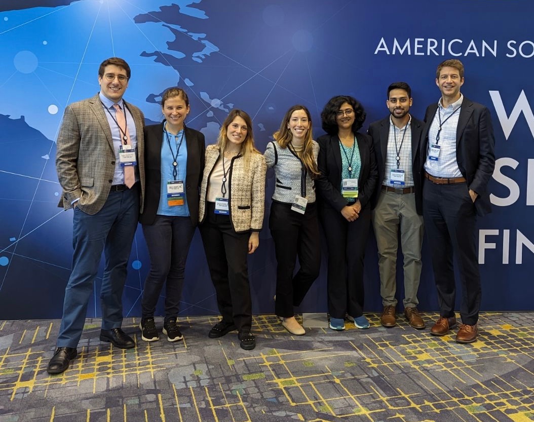 WashUHemOncFell's tweet photo. Fellows across all three years had the opportunity to attend #ASCO24 (and enjoy the beautiful Chicago weather!) https://t.co/088c8NaAMW