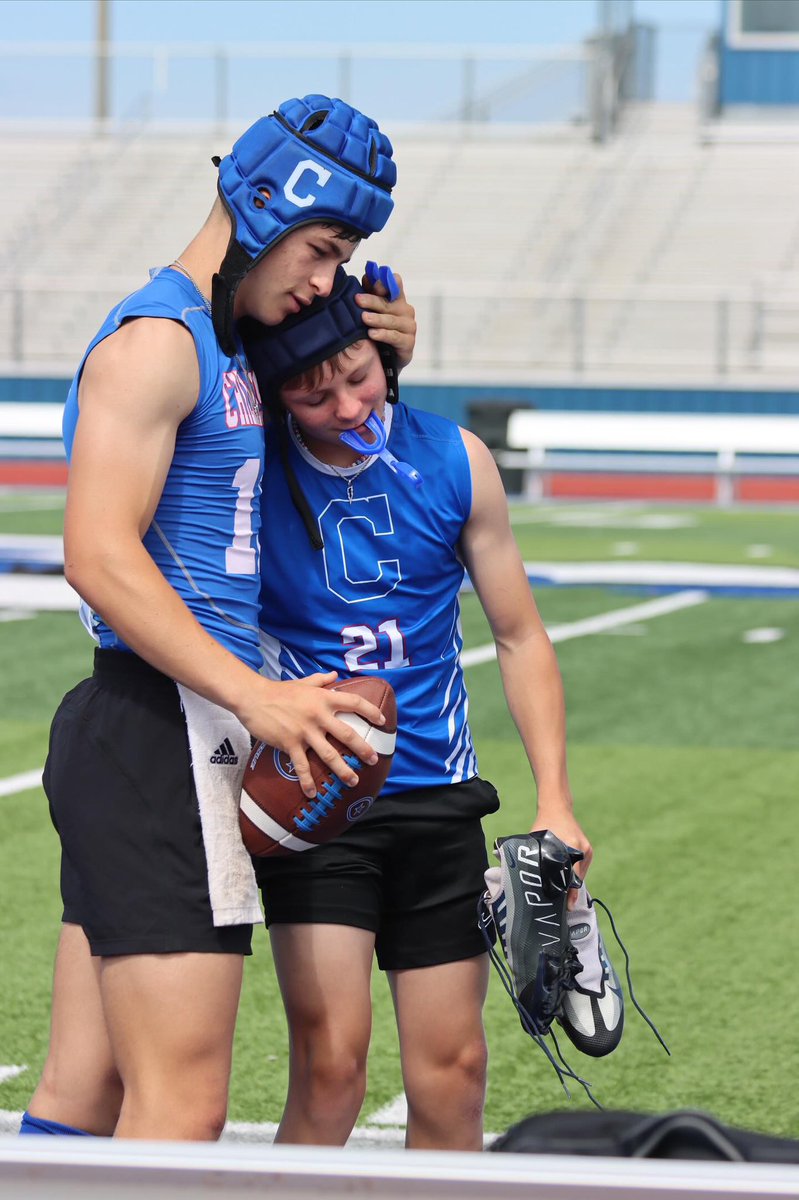 nurseloribeth's tweet photo. Thanks Childress yearbook staff, Kaylie, for this pic. It makes a mom’s heart happy! @drakerabe4 https://t.co/VJTsl2MRU8