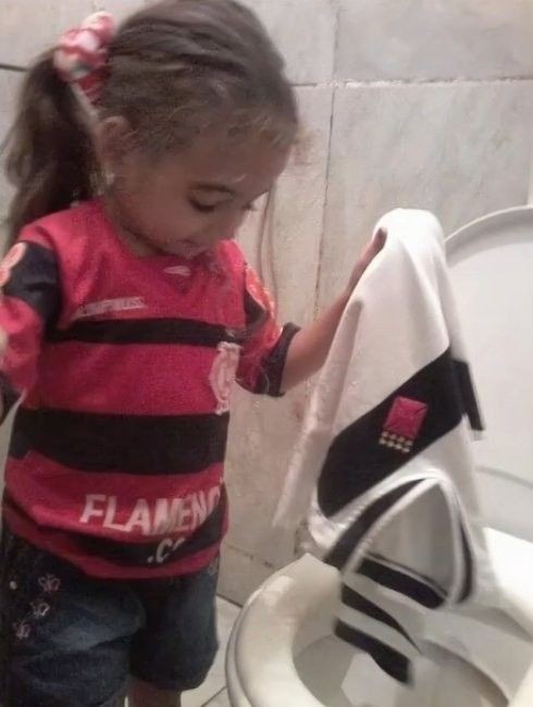 larissinhacrf_'s tweet photo. VAI TOMAR NO CU CARALHOOO, ISSO AQUI É FLAMENGO!!!!! https://t.co/qX3Z55Cear
