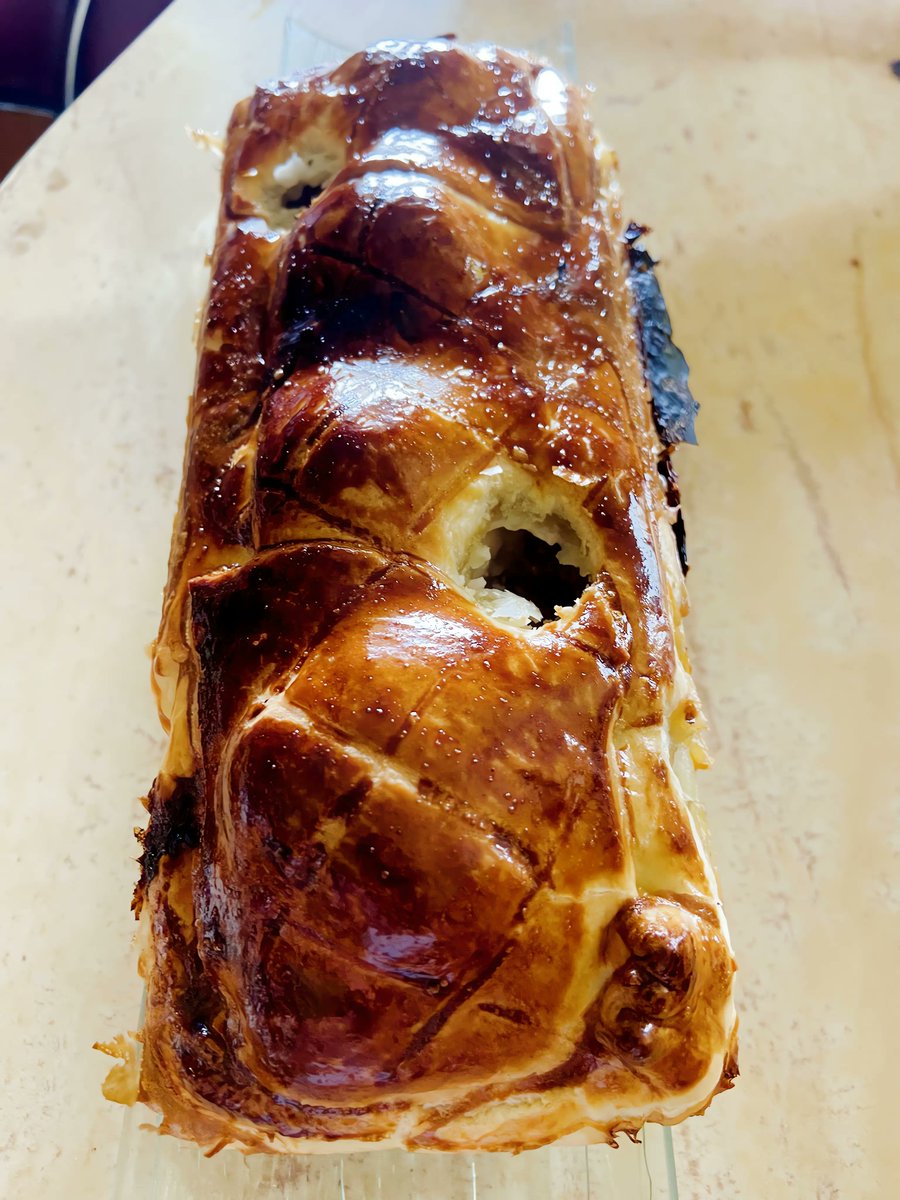 farmnetz's tweet image. [RECETTE] "Pâté en Croûte Personnalisé" par @sebfr23 

Viandes hachées et d'œufs durs, relevé d'herbes et d'une touche de cognac. Une recette de Pâques à réadapter pour vos repas festifs ou un pique-nique chic !

blog.farmnetz.com/recipe/pate-en…

#recette #paques #repas