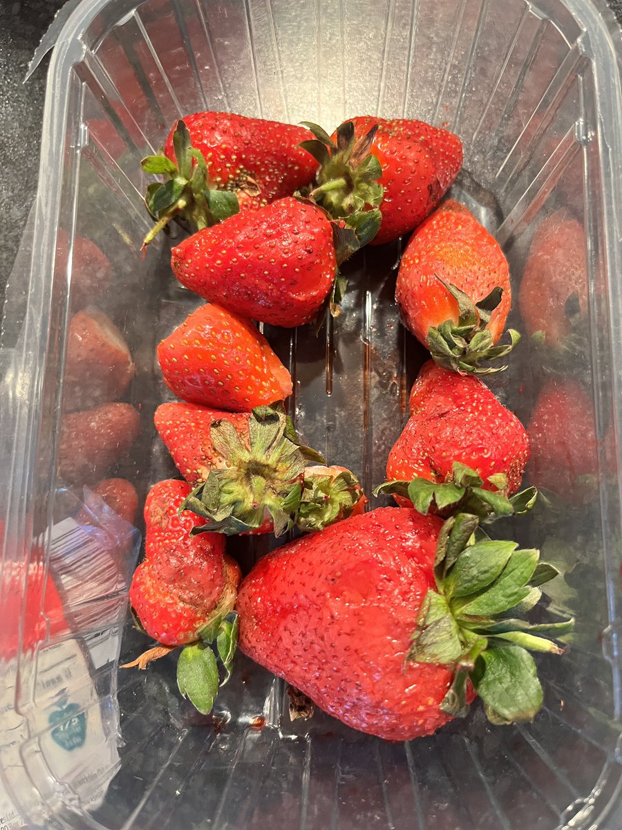 msmith1079's tweet photo. @AldiUK not impressed with your wonky strawberries……
I know they aren’t meant to be perfect but half empty carton and soggy strawberries when they are not even end of “best before” was not expected. 😡 https://t.co/sh3BaZ6iCj