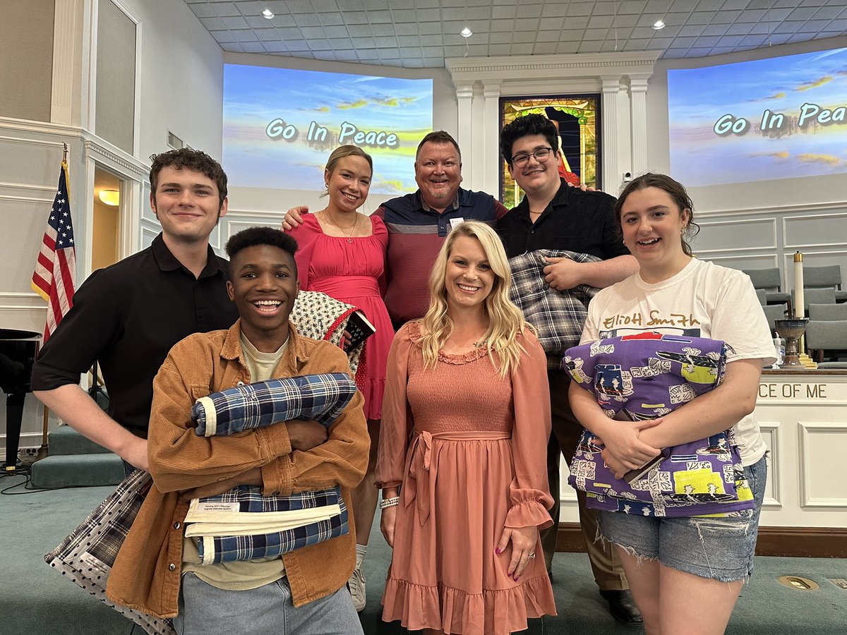 CTChorale's tweet photo. It was a true honor for some of our CTChorale graduates to receive handmade quilts this morning. Having organizations like Saginaw United Methodist Church supporting our young singers is such a blessing. Thank you to the hands that made these gifts! #CTChorale #LivePurpleSingGold https://t.co/hSXsUrWHQa