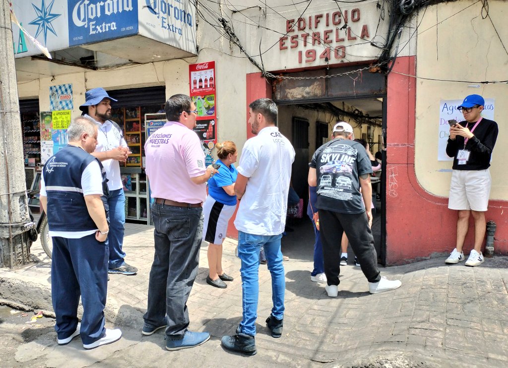 IECMDD09's tweet photo. En el #DD9 hacemos recorridos a algunas mesas de casilla 🗳️ y constatamos una alta afluencia de electores 👍🏼
#Vota2deJunio
#LasEleccionesSonNuestras
#IECM
#EleccionesMéxico2024 https://t.co/CSqajRnuDq