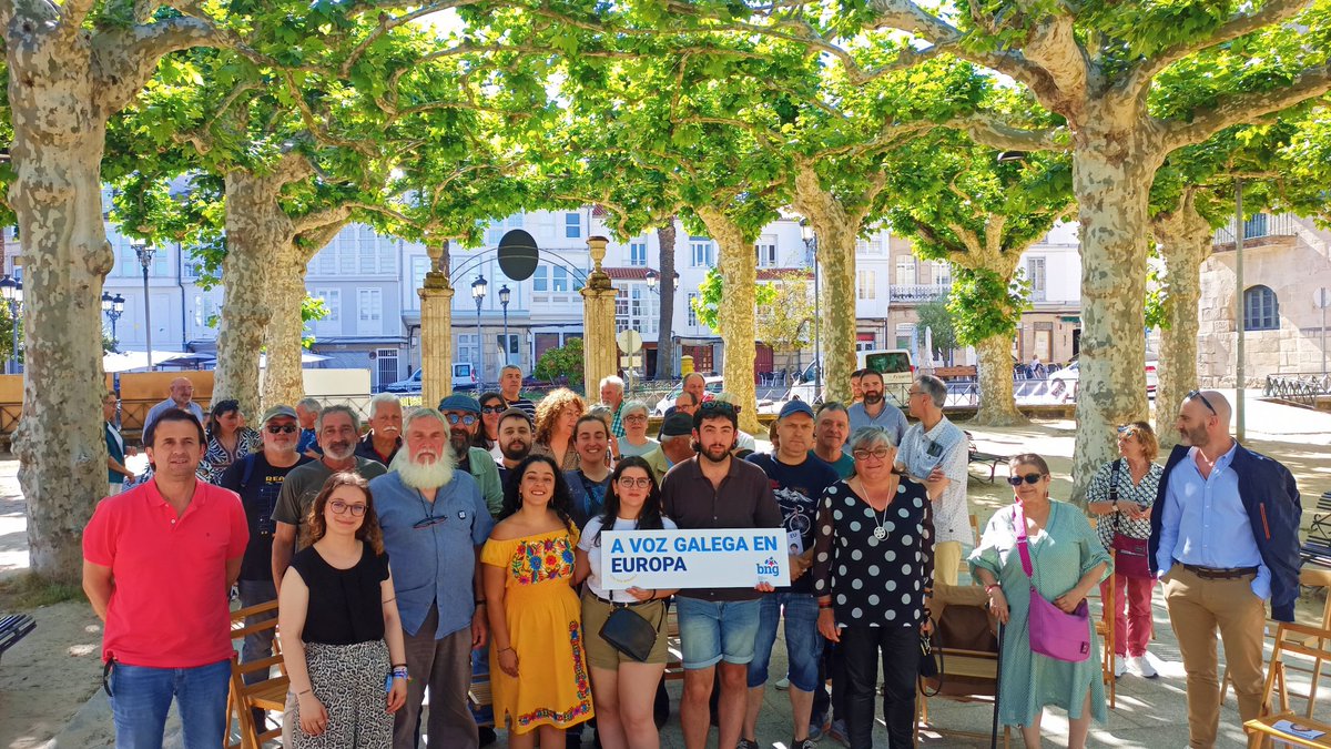 BngCelanova's tweet photo. 🗣️A voz galega, e das nosas comarcas, en Europa.

💙Hoxe tivemos este precioso encontro con Artai Gavilanes, membro da candidatura do bng ao Parlamento Europeo e con Mini Rivas, quen foi deputado. https://t.co/4EAQjwmX4p