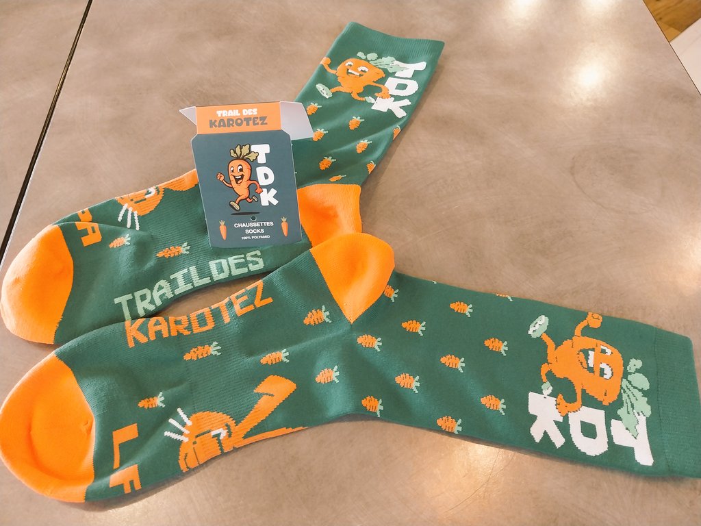 VictorienFaber's tweet photo. 🏃‍♂️‍➡️🥕 25-05-2024 : 1ère édition du Trail des Karotez à Plérin ! 14 km avec plus de 300 m de dénivelé positif. Un circuit bien exigeant avec une superbe paire de chaussettes en cadeau à l'arrivée.

Bravo au Penthièvre Athlétisme pour cette audace de la différence !

#cotesdarmor https://t.co/IDChWAImlZ