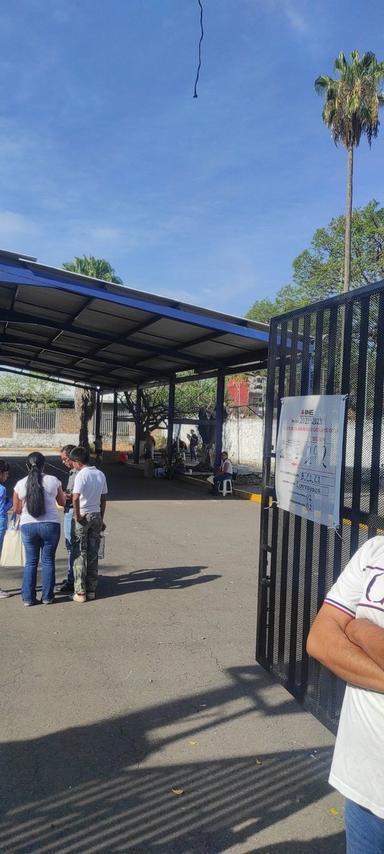 soyyoprendido's tweet photo. No sé han abierto votaciones casilla 292 uh teopanzolco 09:20 hrs no hay funcionarios https://t.co/0gFIlCy47z