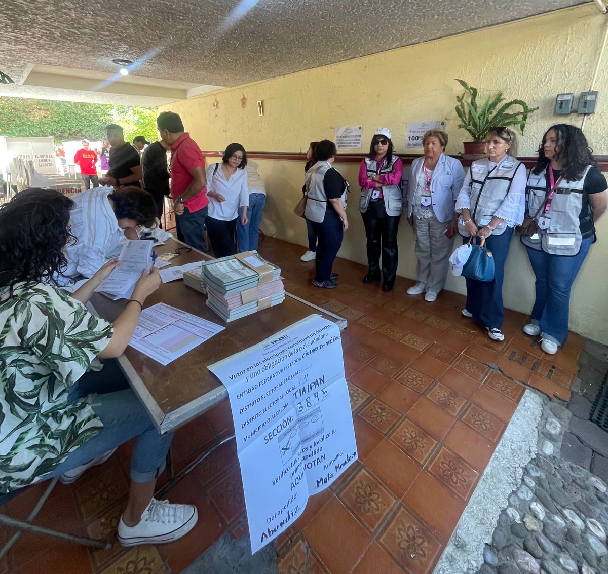 La miembro titular del #PlenoJCE, <a href="/PatriciaLorenzP/">Patricia Lorenzo Paniagua</a> y Matilde Estévez, forman parte de la #MOE de <a href="/AMEAmagistradas/">AMEA - Asociación de Magistradas Electorales</a> en México y, desde el inicio de la jornada, se encuentran desplegadas en diferentes rutas observando el proceso desde las casillas de votación.

#Elecciones2024Mx