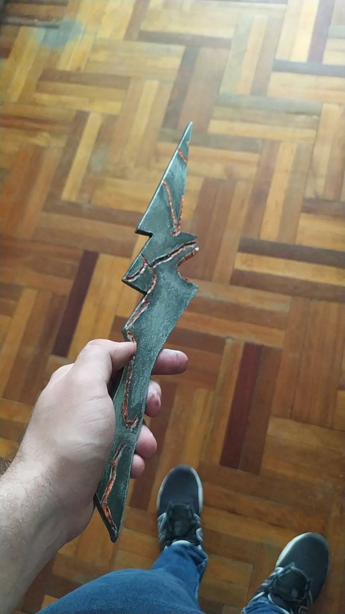 Morro_show's tweet photo. I made cicada's dagger from the flash https://t.co/rR38hCbRnl