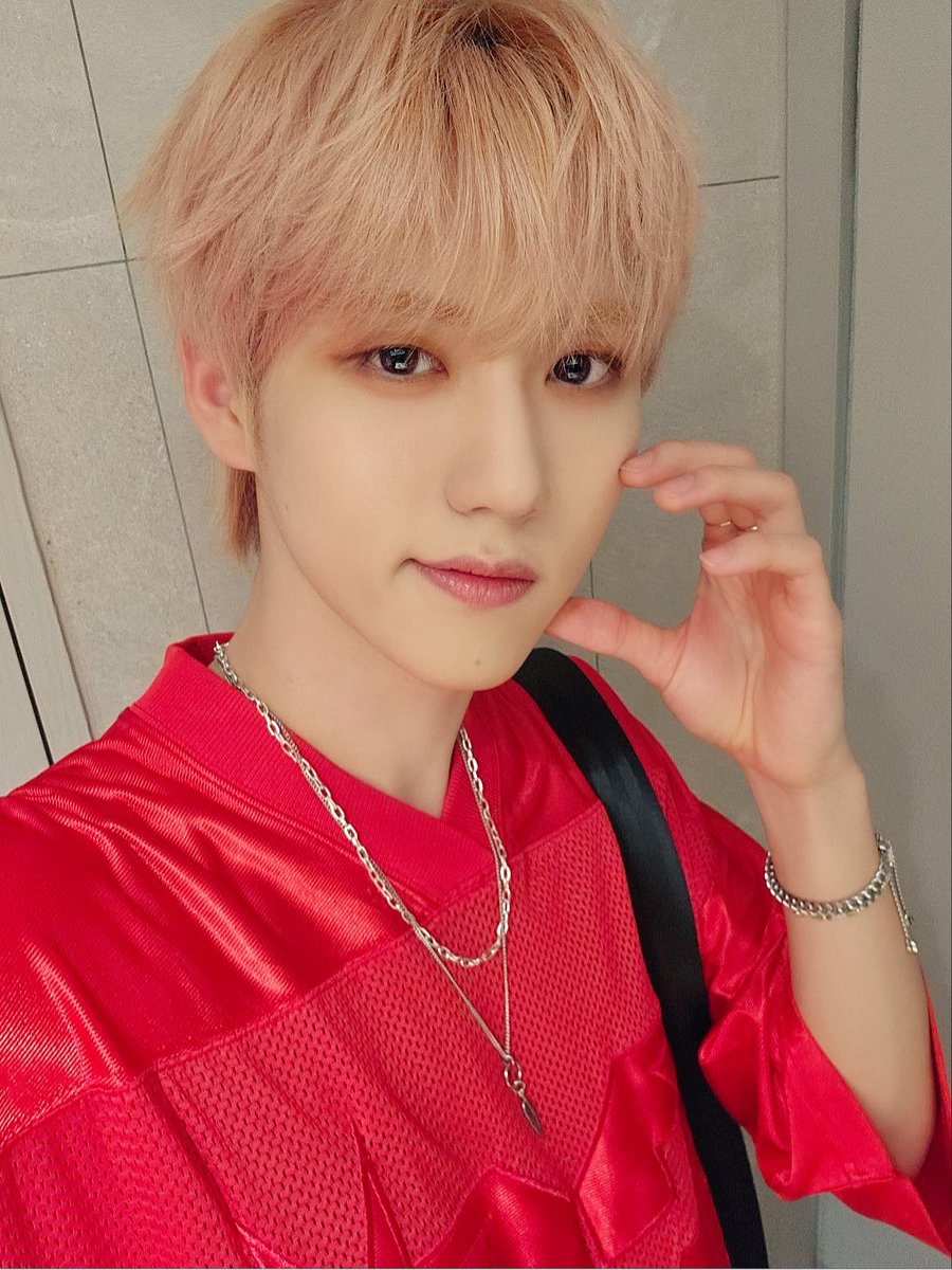 [#예왕]

6월의 첫 월요일 힘내라고!!♥️

#EPEX #이펙스 #YEWANG #예왕