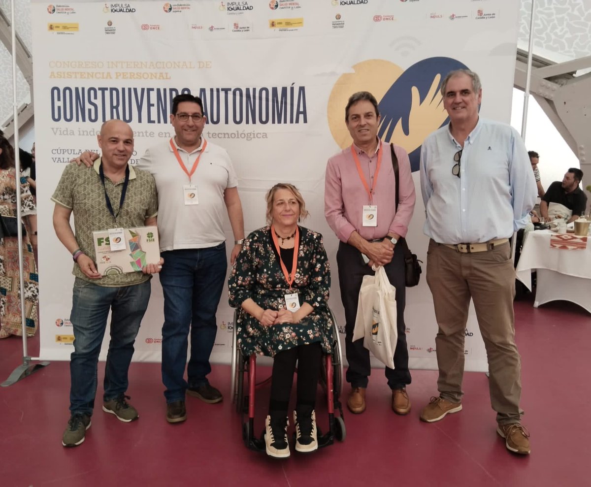 XFragil_CV's tweet photo. Nuestro Presidente @tcoronadovi y @TeresaNF1 miembro de la Junta Directiva han asistido  al @congreso_ap celebrado en #Valladolid esta pasada  semana,organizado por @IMPULSA_CyL @saludmentalcyl @IMPULSAIGUALDAD y @consaludmental .Coincidimos con @XFragilCyL @FEDER_ONG #xfragilcv https://t.co/mPsFqRRVid
