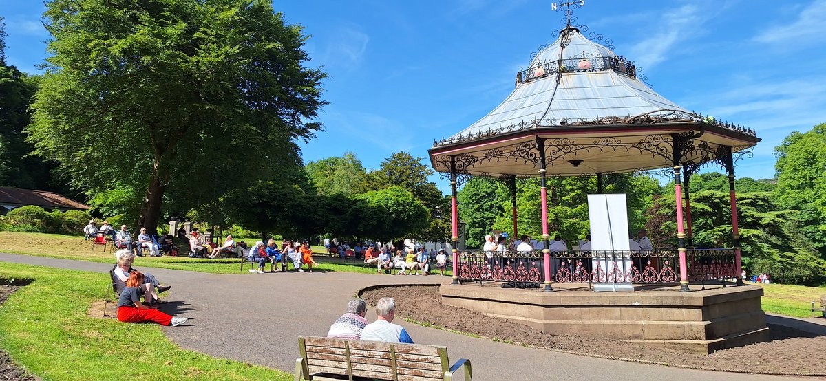 tredegarwales's tweet photo. Listening to Cwm Salvation Army Band @BedwelltyHouse Bandstand. 2nd of 10 weeks by @TredegarCouncil. Lovely sunny weather today bringing the crowds.

Pics: @ashleym82

#Tredegar #TredegarWales https://t.co/GXiGtSulg9