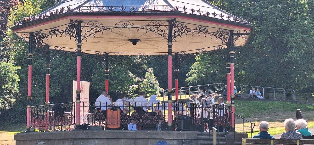 tredegarwales's tweet photo. Listening to Cwm Salvation Army Band @BedwelltyHouse Bandstand. 2nd of 10 weeks by @TredegarCouncil. Lovely sunny weather today bringing the crowds.

Pics: @ashleym82

#Tredegar #TredegarWales https://t.co/GXiGtSulg9