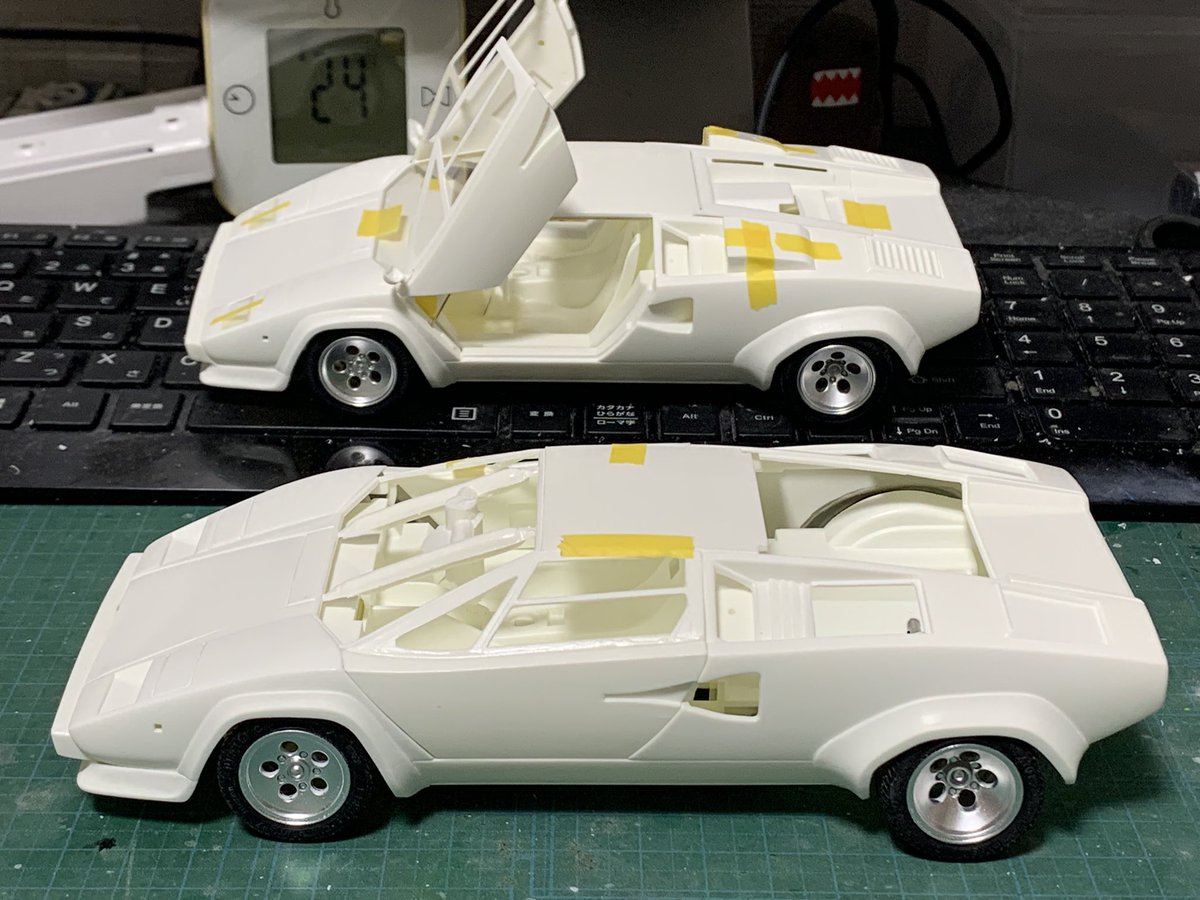 matsubara_sho's tweet image. #2mgandini
#2mgandini延長戦
寝る前に片側ドアの調整をしときました。
ピシャっと来させるにはやはりネオジムとか使わんとダメそうですね。
なお1台目はボディー作ってからアシを、2台目はシャーシ作ってからフェンダーを合わせる逆の方法でやっています。